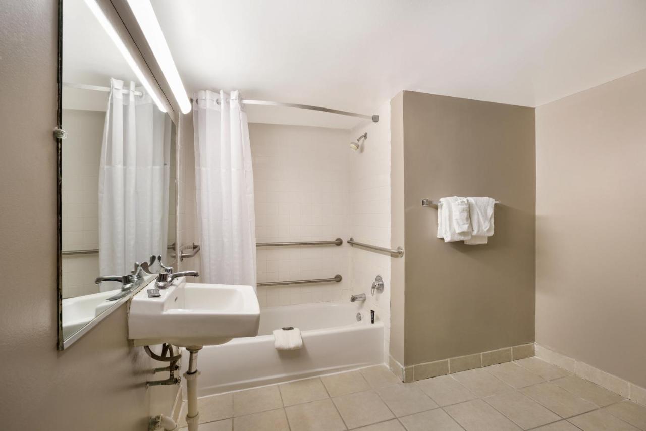 Red Carpet Inn Едісон Екстер'єр фото